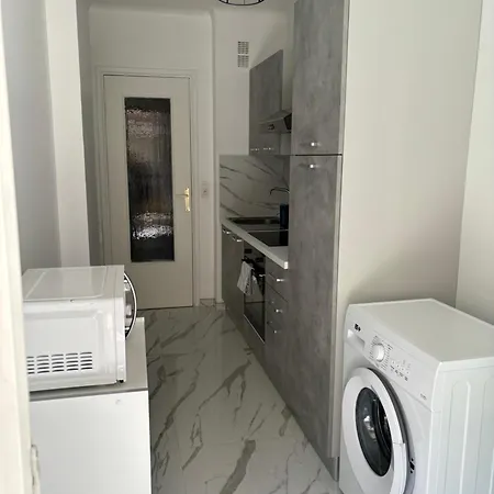 2 Etoiles A Pour 4 Personnes * Menton