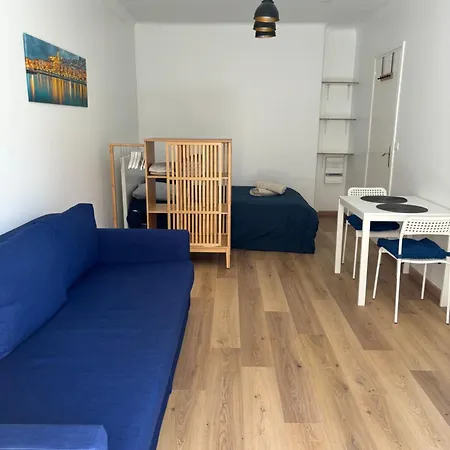 2 Etoiles A Pour 4 Personnes Appartement *