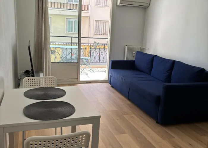 2 étoiles à Pour 4 Personnes Appartement Menton