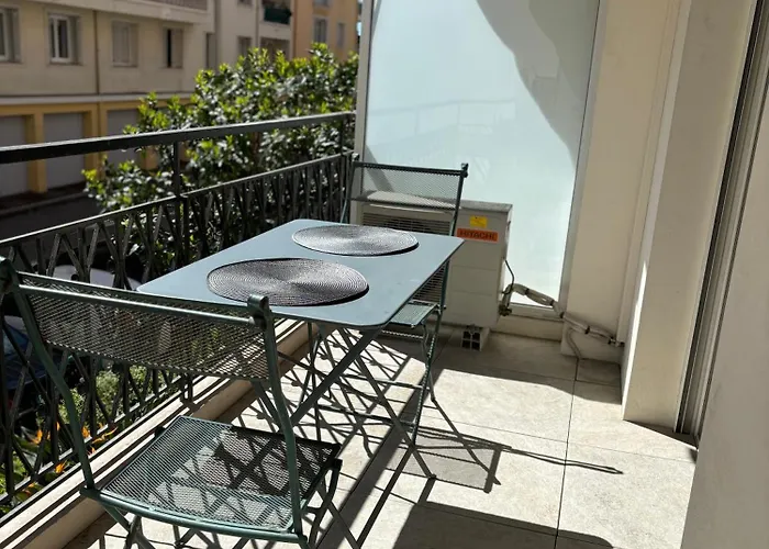 2 Etoiles A Pour 4 Personnes Apartament Mentona